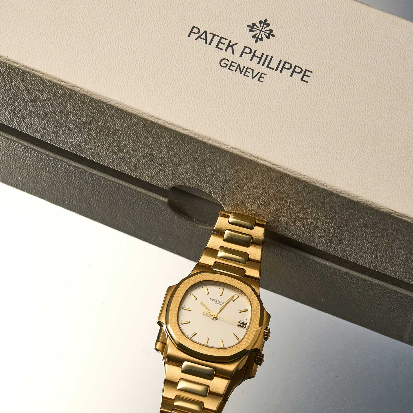 Patek Philippe Nautilus Ref. 3800J - "Good" condition - Extract from the archives ordered
