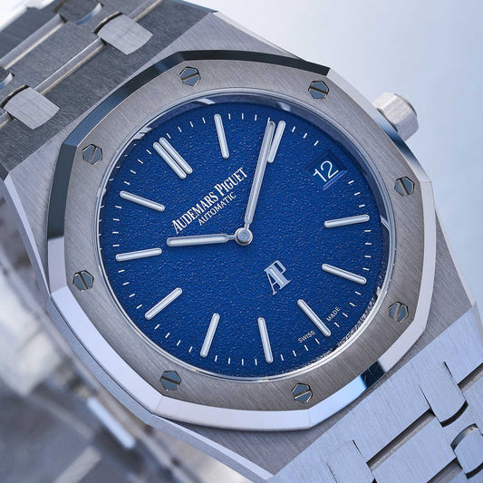 Audemars Piguet Royal Oak Jumbo "Jumbo" Extra-thin Ref. 16202BC - "Like New / UNWORN" - Fullset