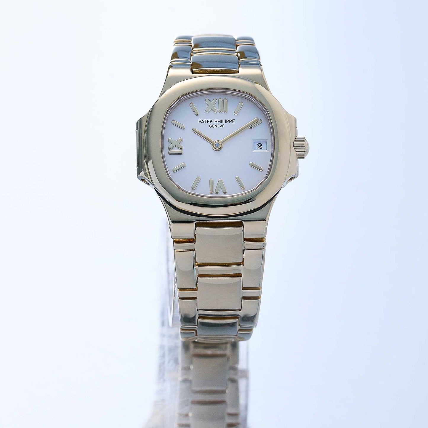 Patek Philippe Nautilus Ref. 4700/51J-013 - "Very good" condition - Rare ceramqiue dial - Papers