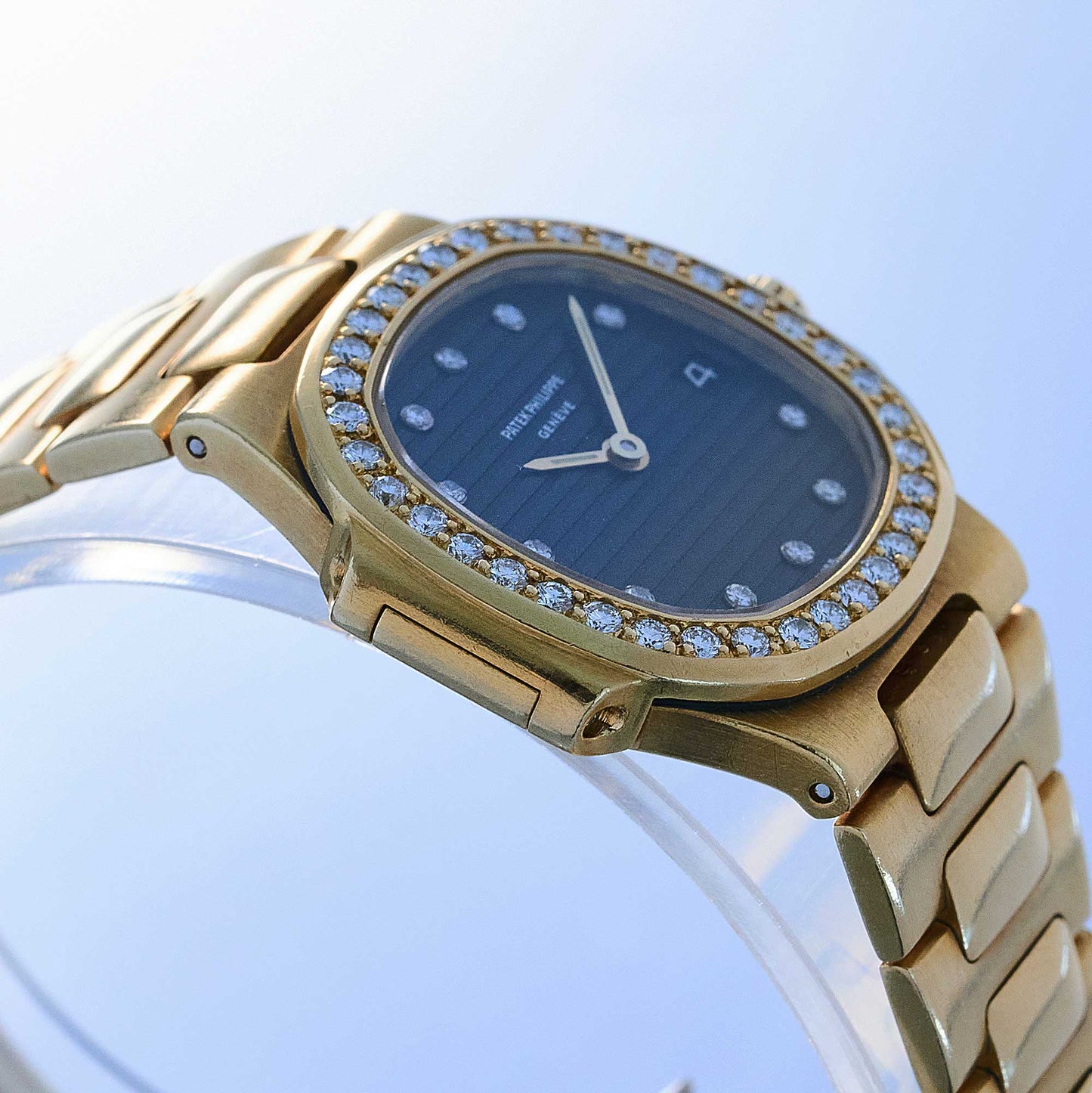 Patek Philippe Nautilus Ref. 4700/3 - "Very good" condition - Beautiful dial and case