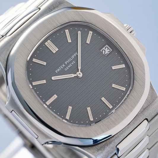 Patek Philippe Nautilus Ref. 3700 - "Very good" condition - Extract from the archives