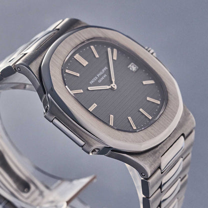 Patek Philippe Nautilus Ref. 3700 - "Very good" condition - Extract from the archives