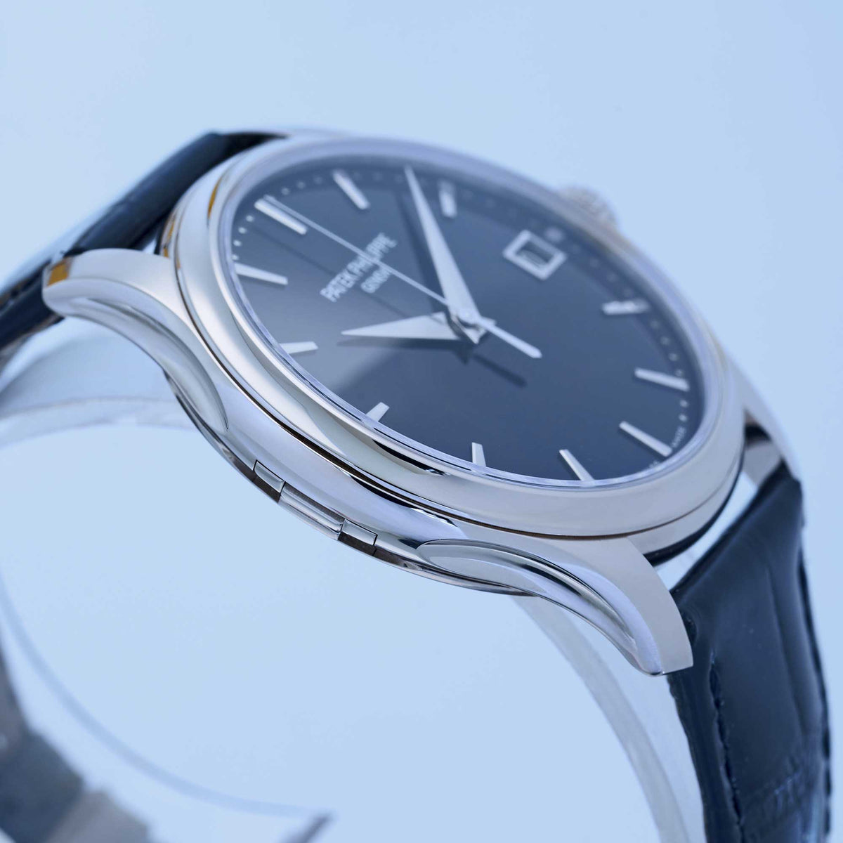 Patek Philippe Calatrava Ref. 5227G-010 - "NEW / UNWORN" - Italian first owner - Fullset