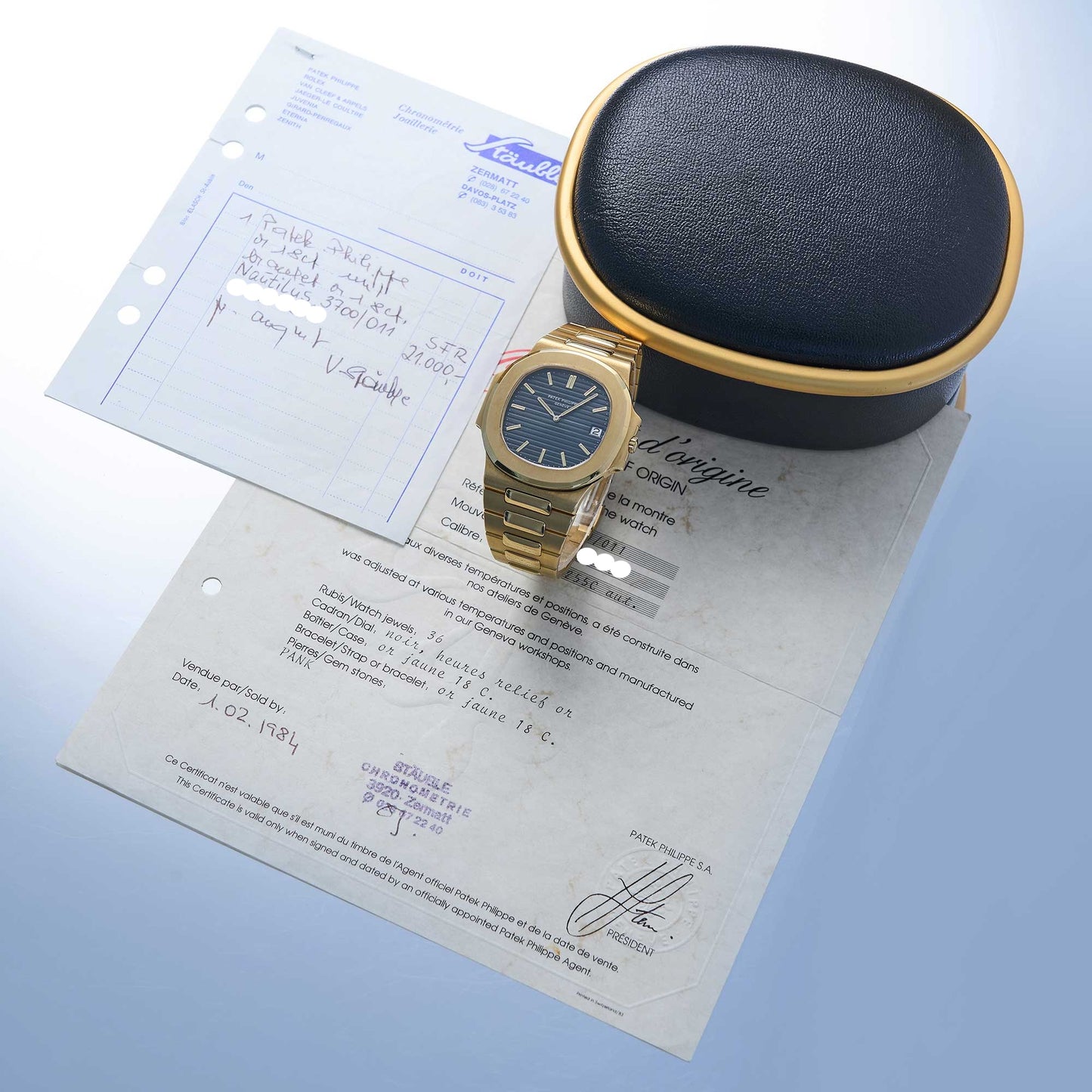 Patek Philippe Nautilus Ref. 3700/11J - "Very good" condition - Fullset