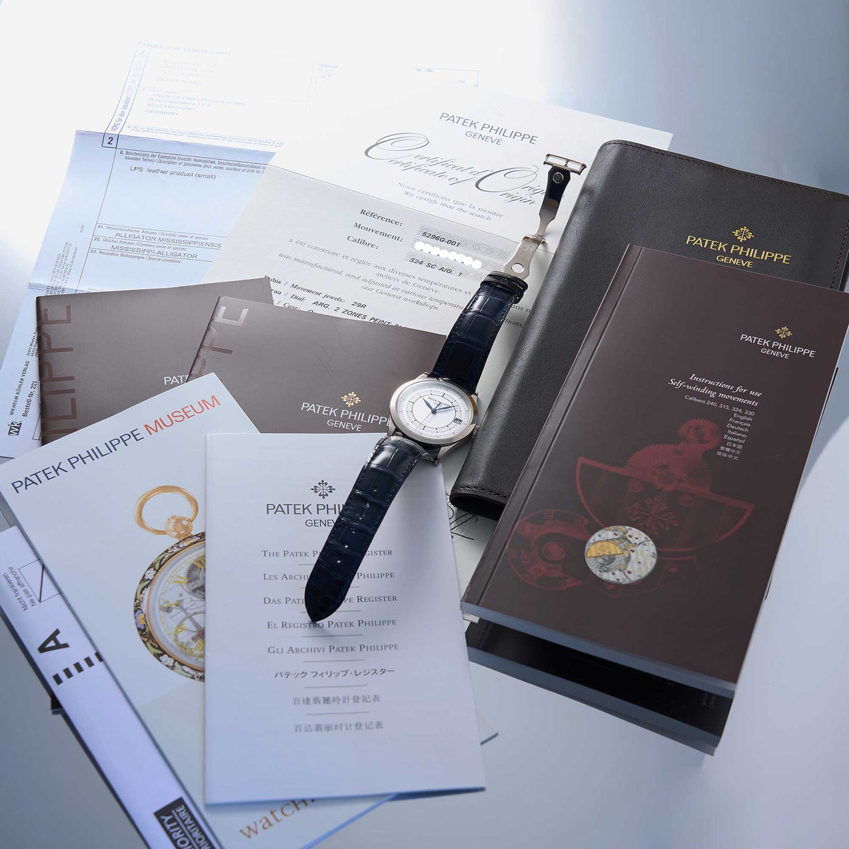 Patek Philippe Calatrava Ref. 5296G-001 - "Very good" condition - Papers