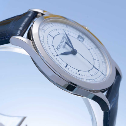 Patek Philippe Calatrava Ref. 5296G-001 - "Very good" condition - Papers
