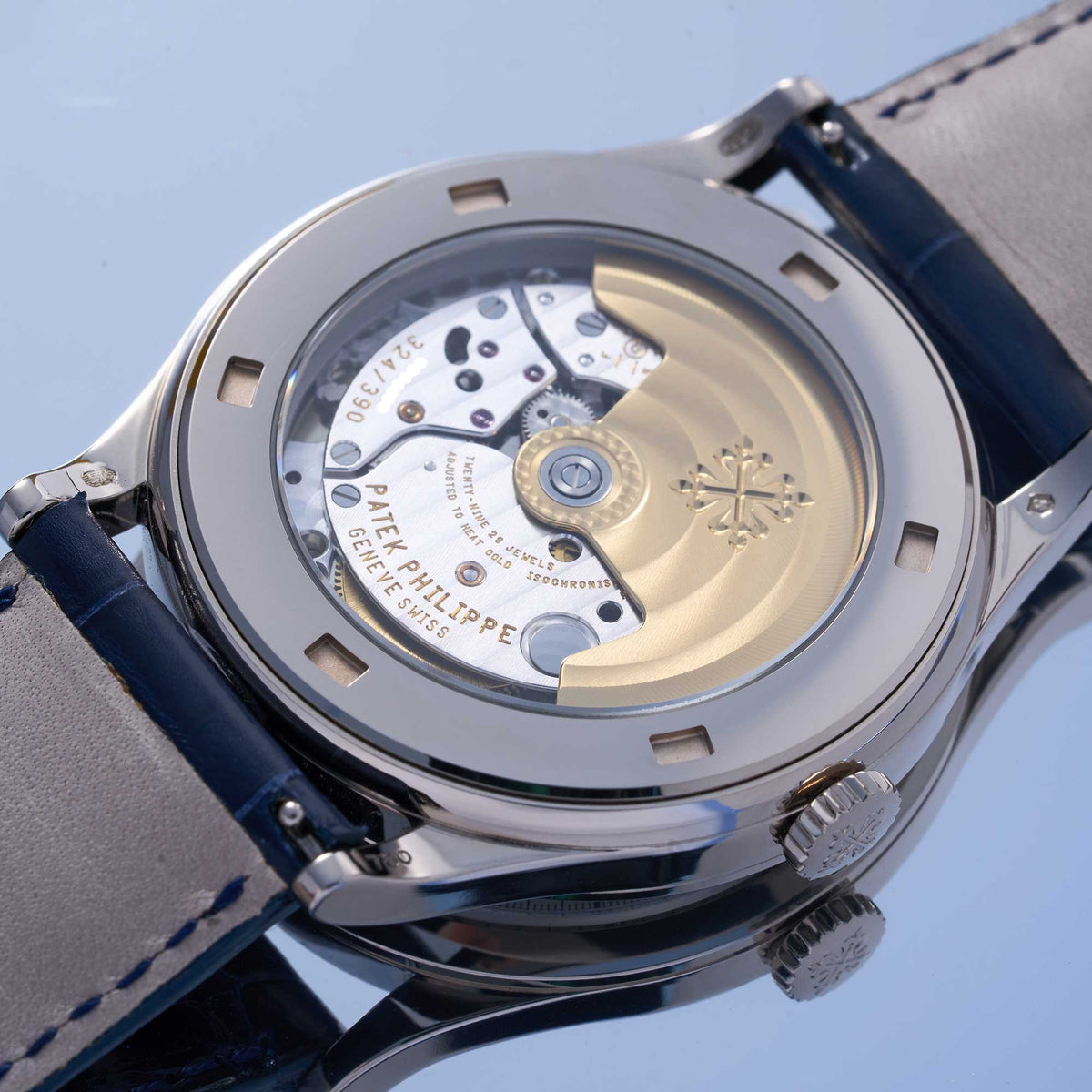 Patek Philippe Calatrava Ref. 5296G-001 - "Very good" condition - Papers