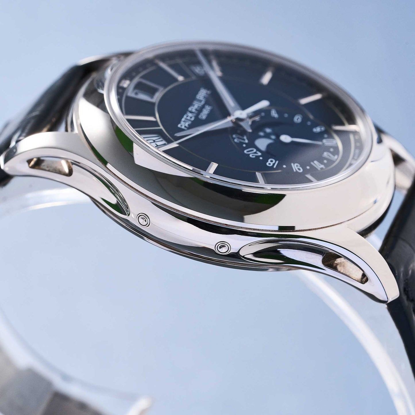 Patek Philippe Annual Calendar Ref. 5205G-013 - "Very good" condition - German first owner