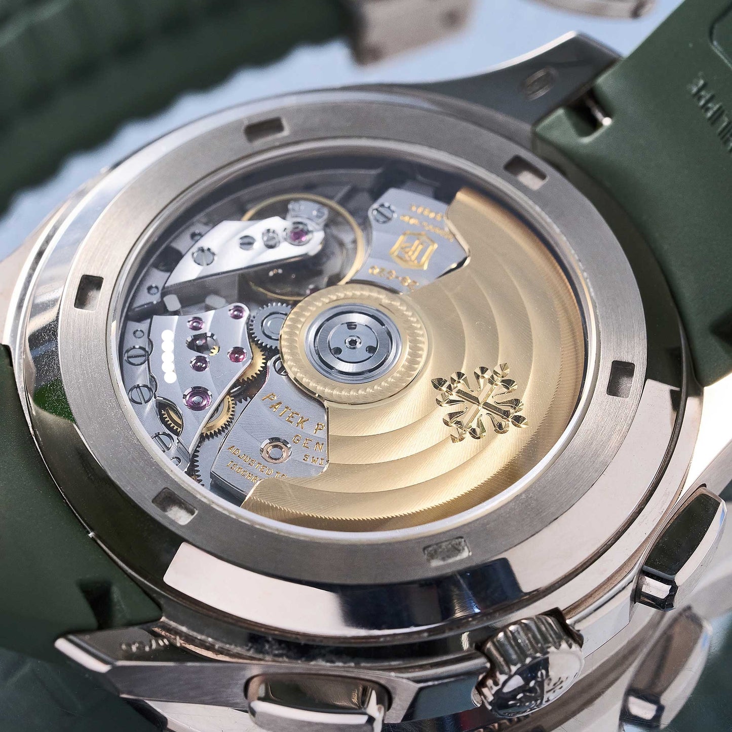 Patek Philippe Aquanaut Ref. 5968G-010 - "Very good" condition - Fullset