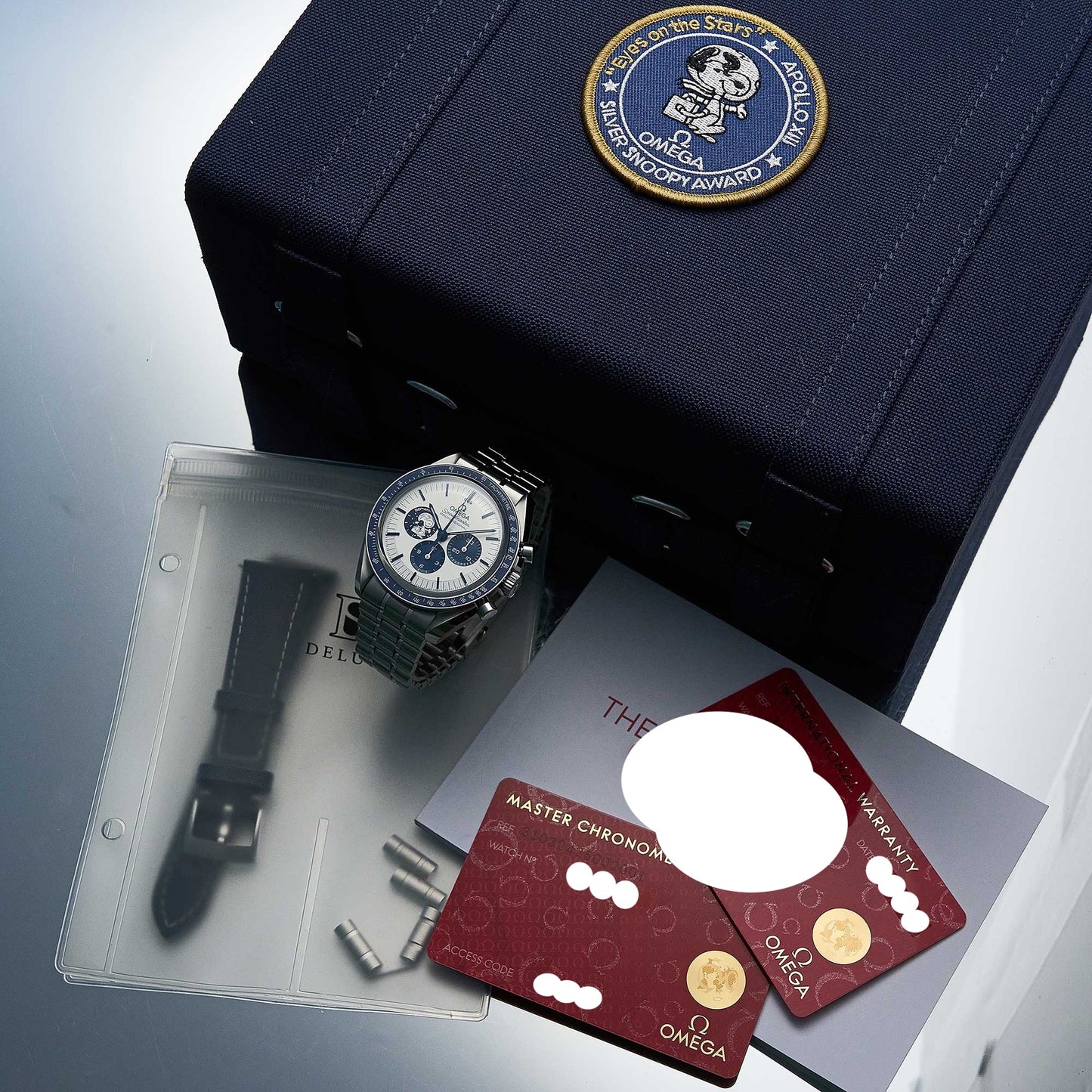 Omega Speedmaster Professional Moonwatch 'Silver Snoopy Award' Ref. 310.32.42.50.02.001 - "Very good" condition - Austrian Fullset