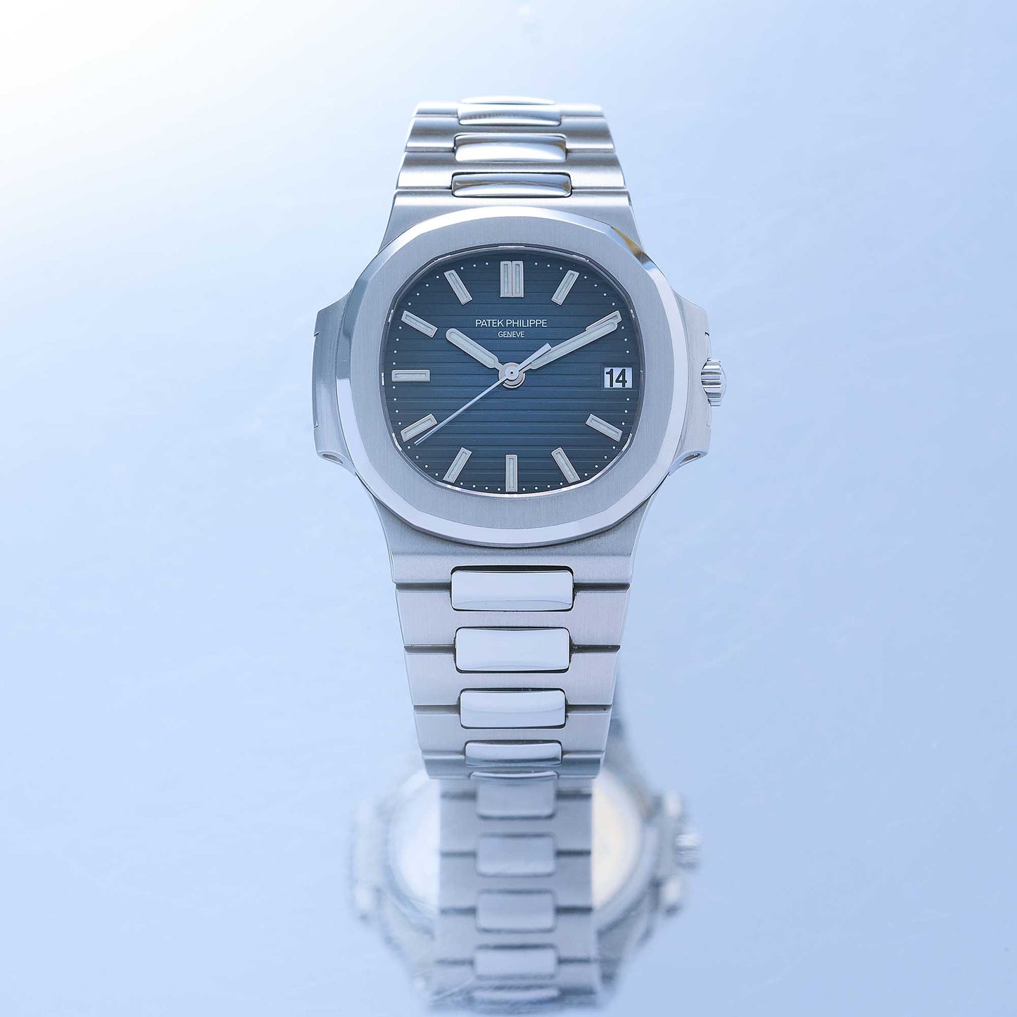 Patek Philippe Nautilus Ref. 5800/1A-001 - "Unpolished" condition - First owner - EU Fullset