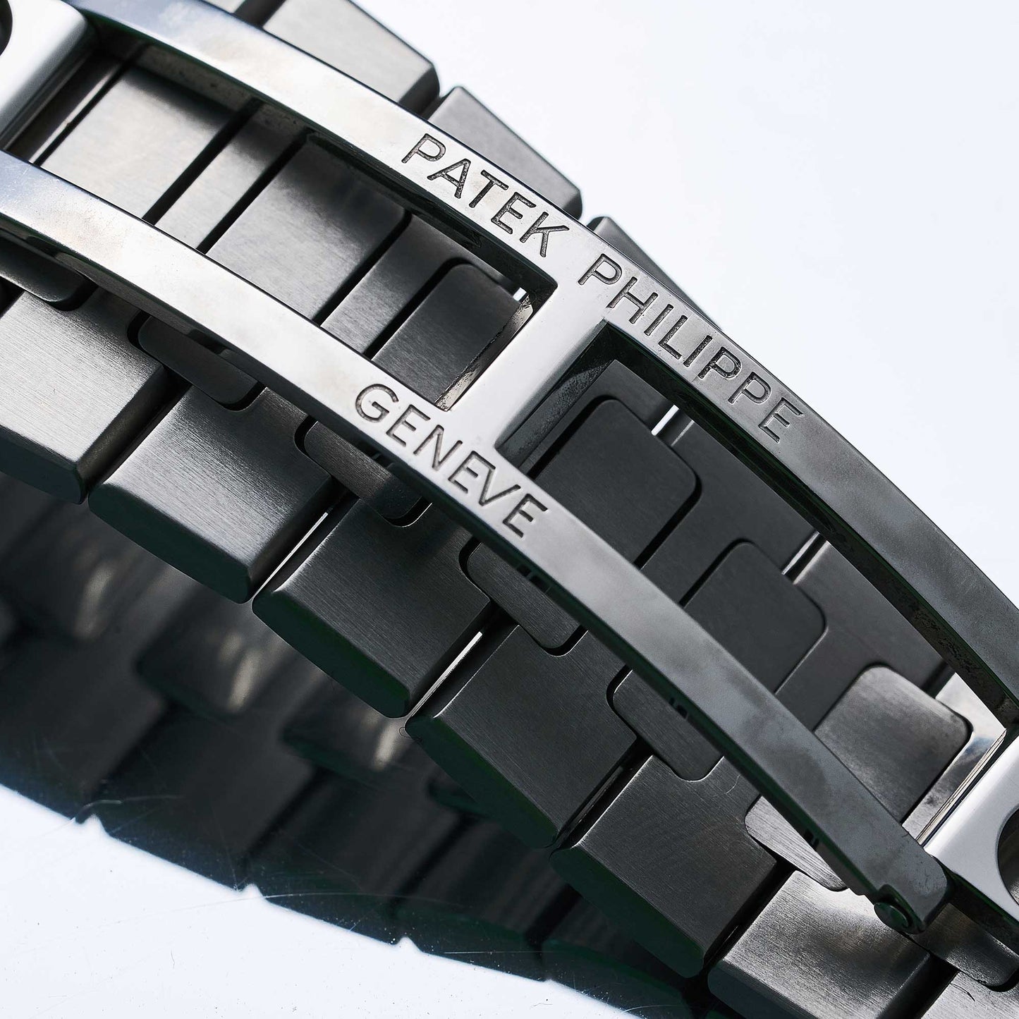 Patek Philippe Nautilus Ref. 5712/1A-001 - "Very good" condition - German Fullset