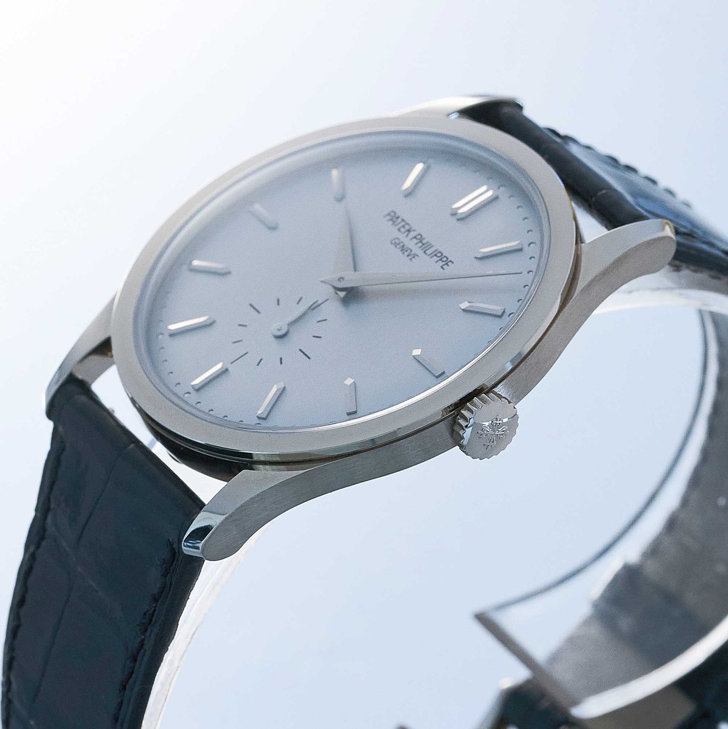 Patek Philippe Calatrava Ref. 5196G-001 - "NEW / UNWORN" - First owner fullset