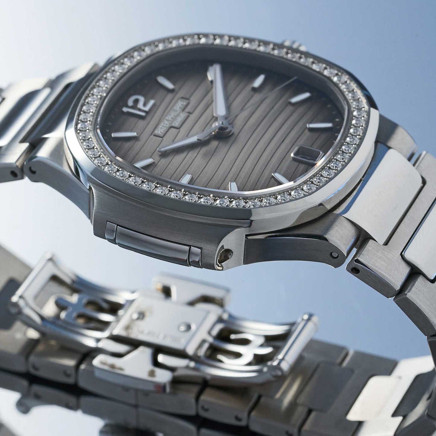 Patek Philippe Nautilus Ref. 7118/1200A-011 - "Very good" condition - German first owner - Fullset