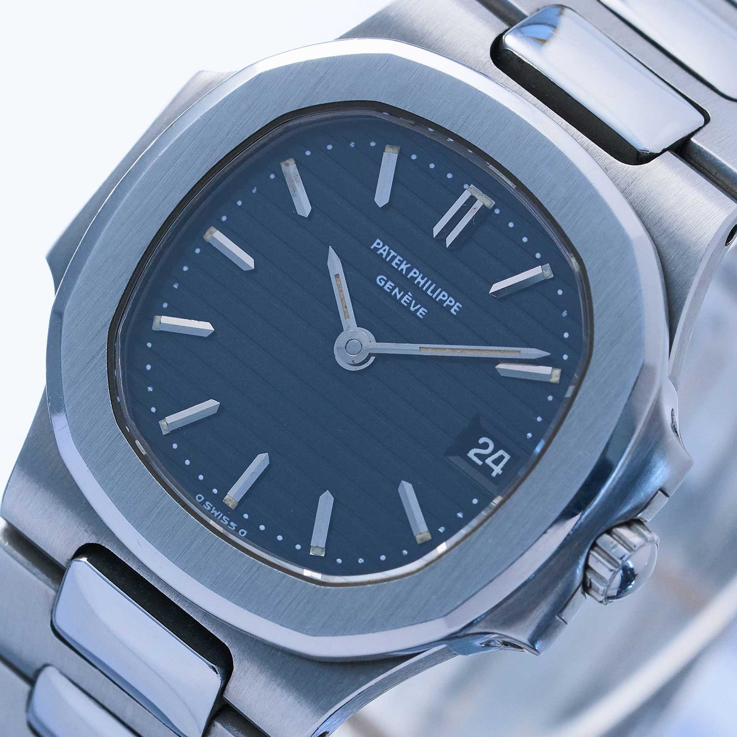 Patek Philippe Nautilus Ref. 4700/1 - "Very good" condition - Extract from the archives