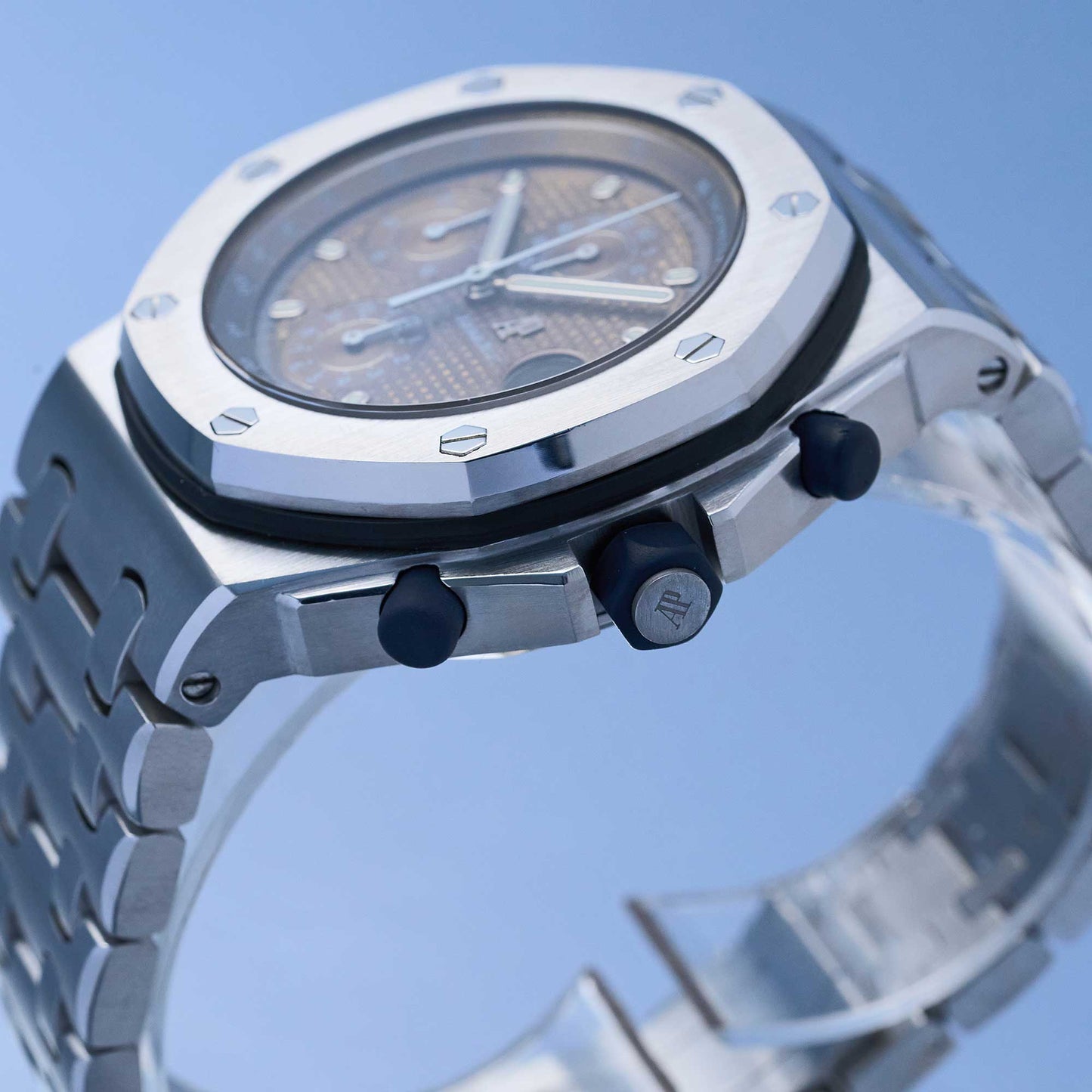 Audemars Piguet Royal Oak Offshore Chronograph The Beast Ref. 25721ST - "Very good" condition - Incredible Patina - Extract
