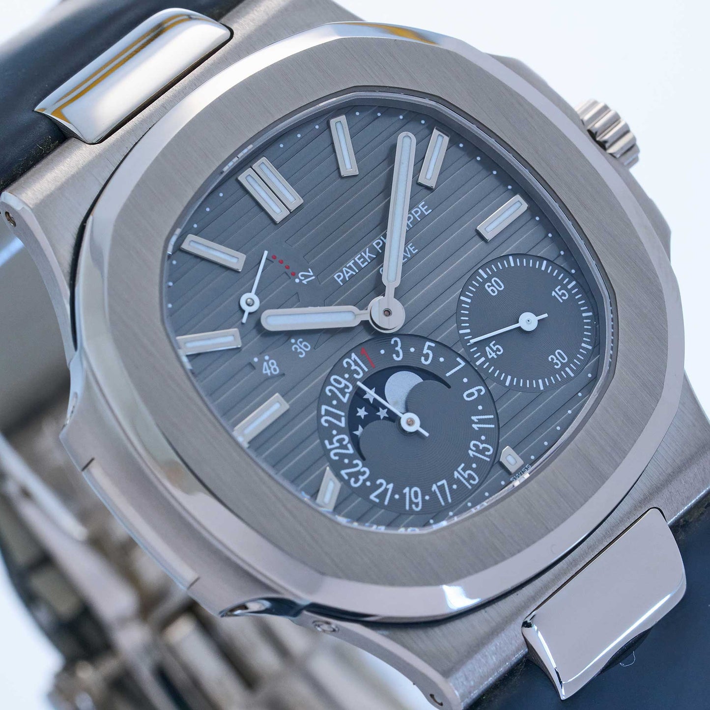 Patek Philippe Nautilus Ref. 5712G-001 - "Very good" condition - German first owner - Fullset