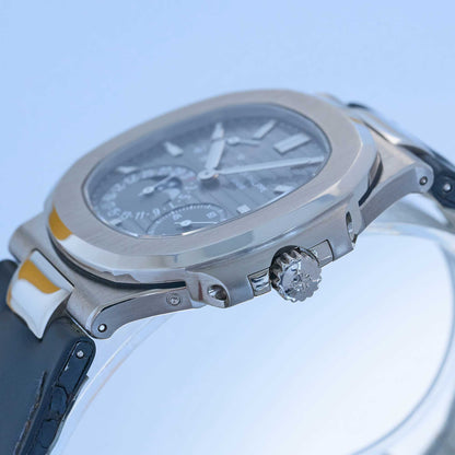 Patek Philippe Nautilus Ref. 5712G-001 - "Very good" condition - German first owner - Fullset