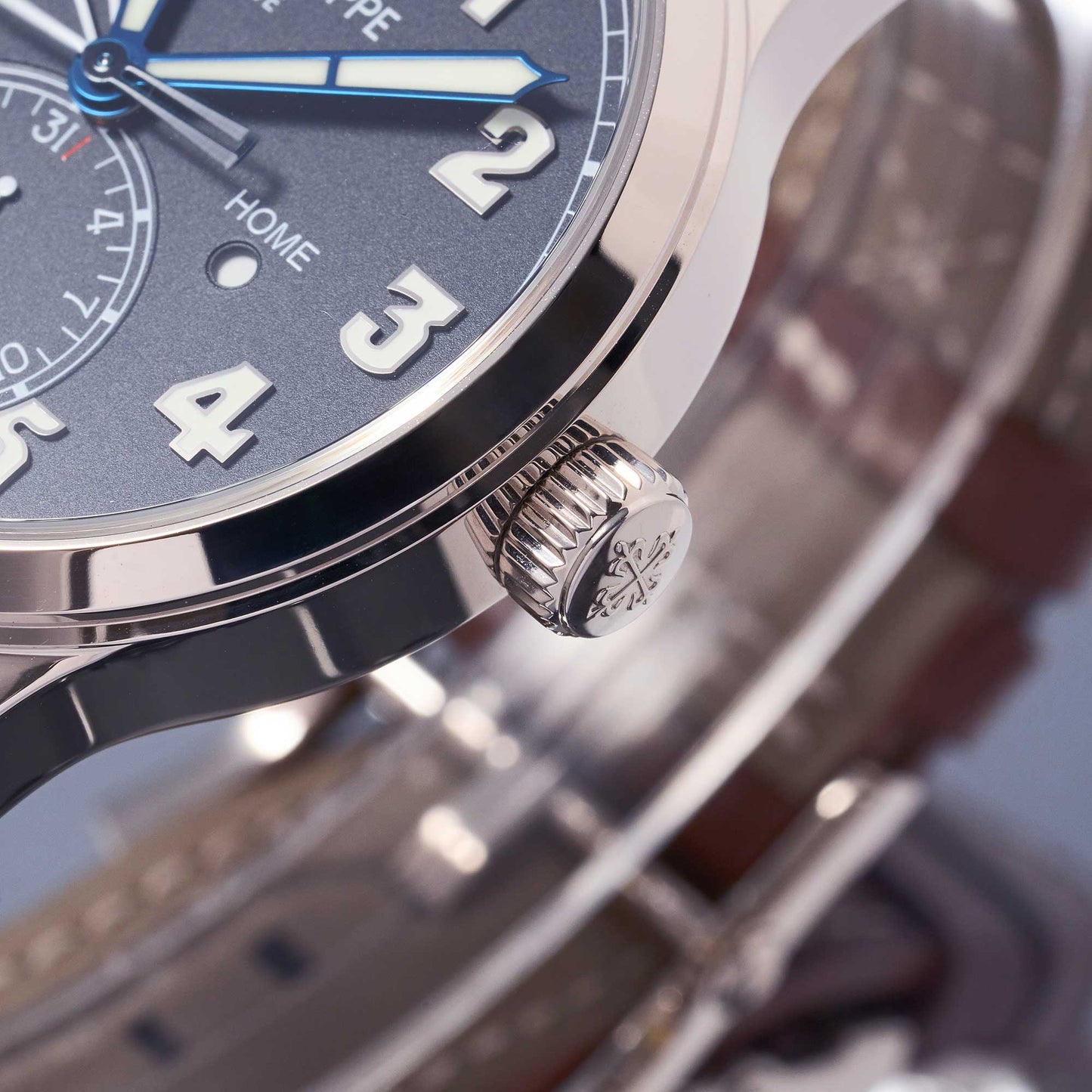 Patek Philippe Travel Time Pilot Travel Time Ref. 5524G-001 - "NEW / UNWORN" - Fullset - First german owner