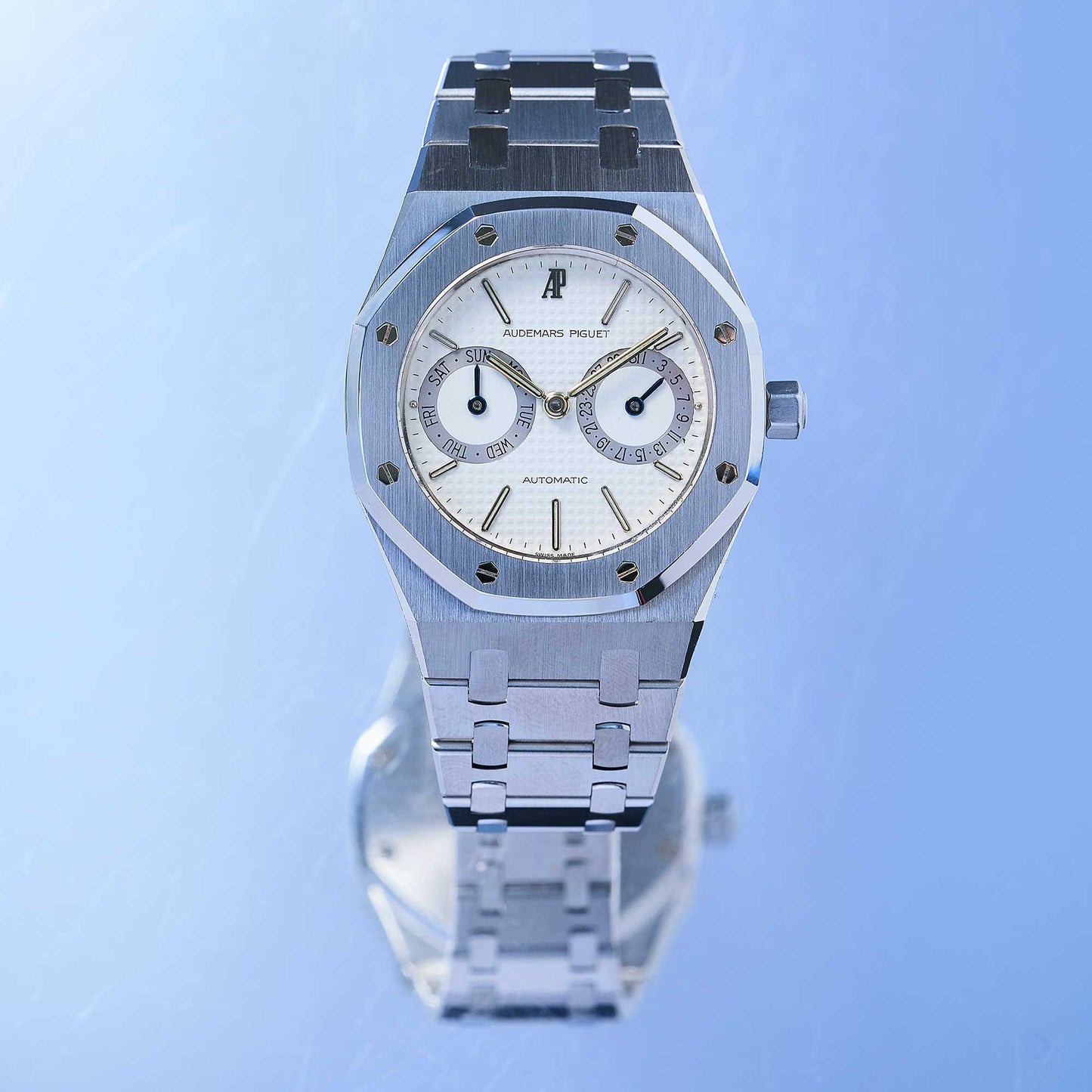 Audemars Piguet Royal Oak Day-Date Ref. 25572ST - "Very good" condition - Extract from the archives
