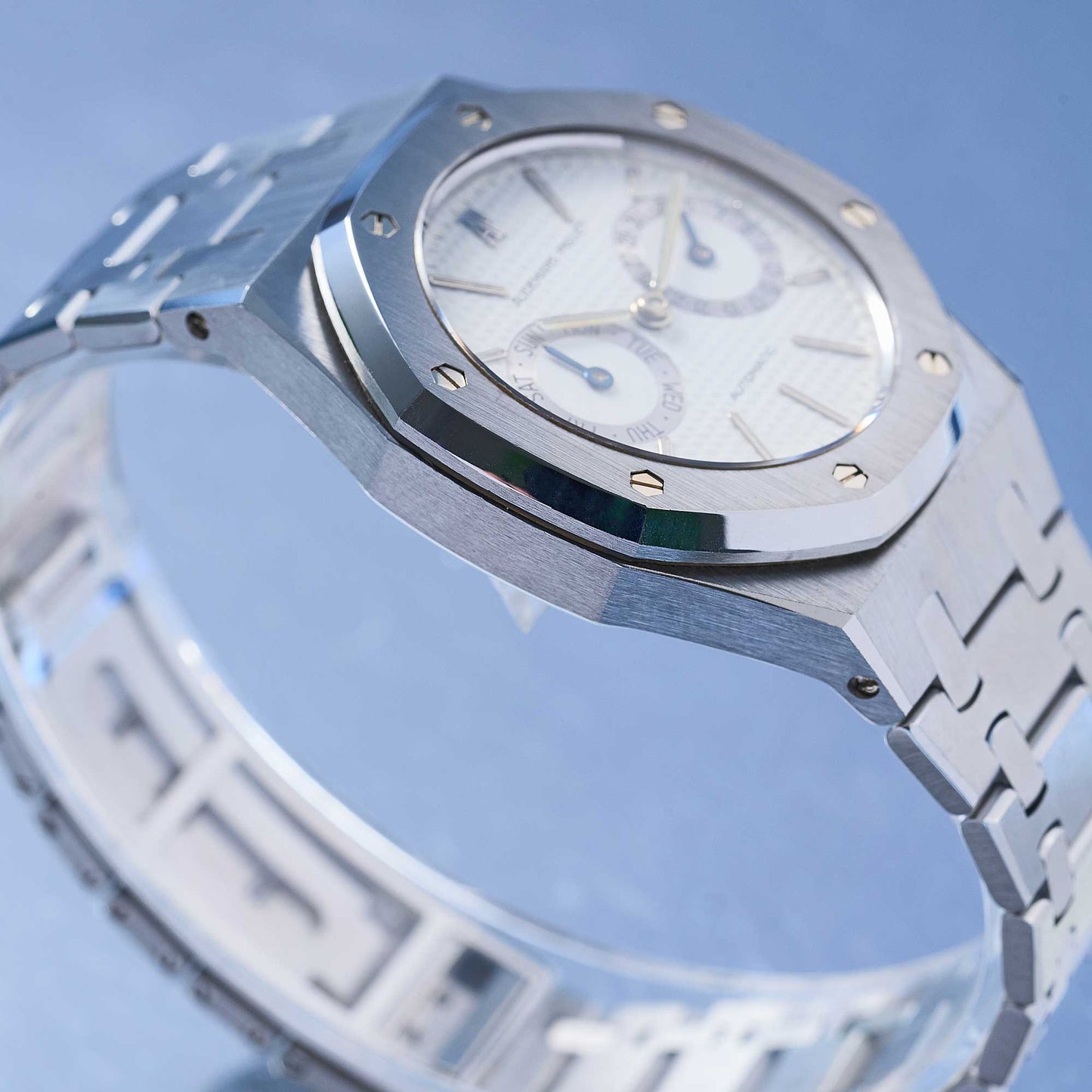 Audemars Piguet Royal Oak Day-Date Ref. 25572ST - "Very good" condition - Extract from the archives