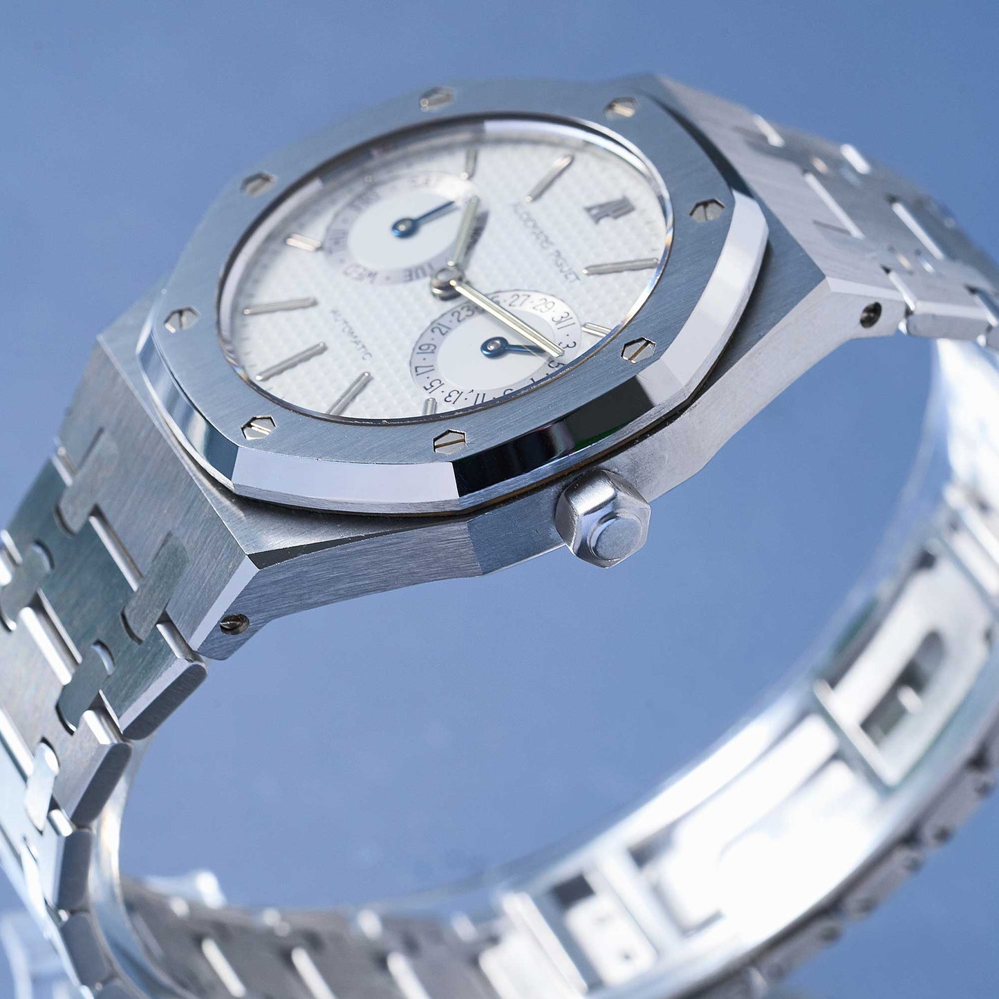 Audemars Piguet Royal Oak Day-Date Ref. 25572ST - "Very good" condition - Extract from the archives