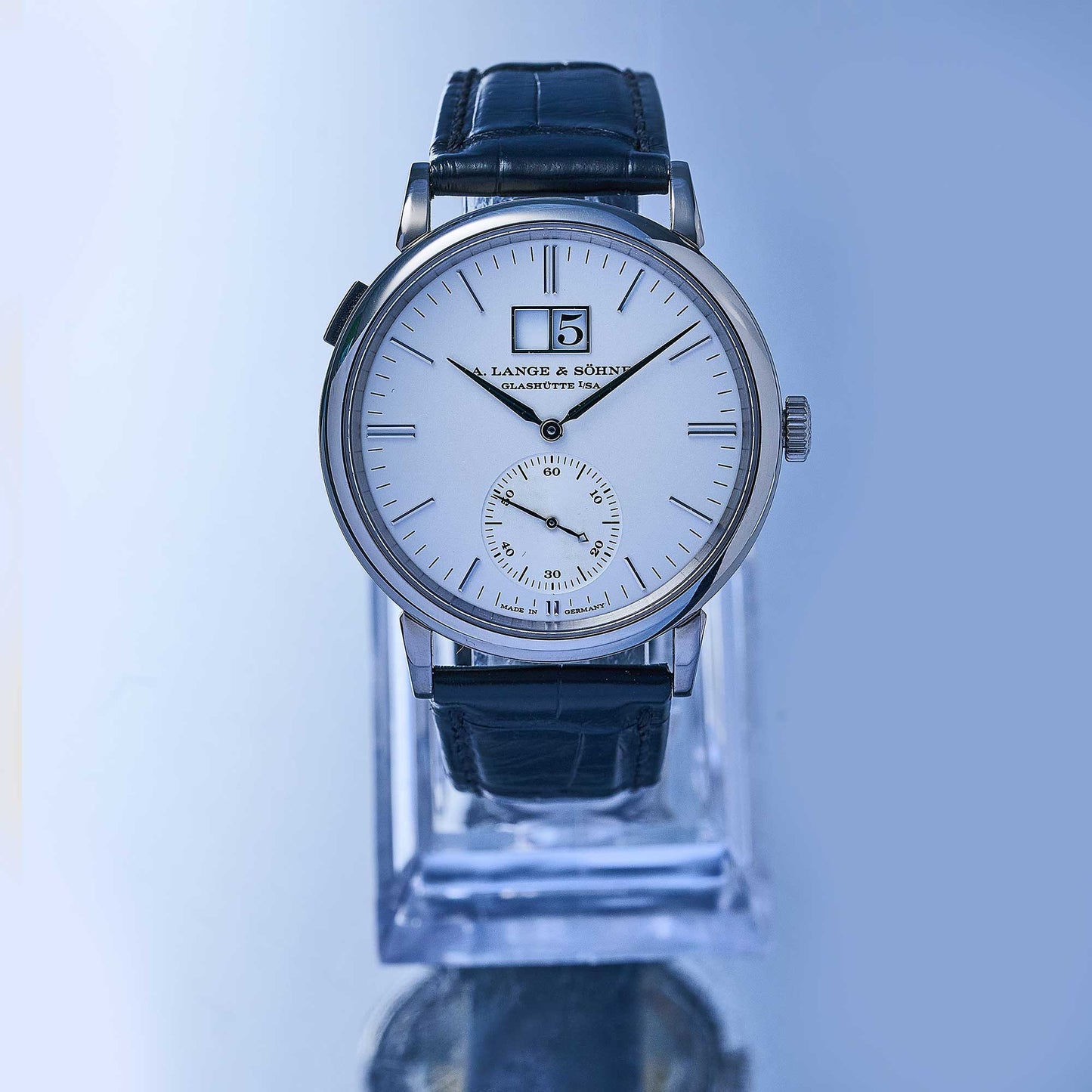 A. Lange & Söhne Saxonia Outsize Date Ref. 381.026 - "Very good" condition - Fullset