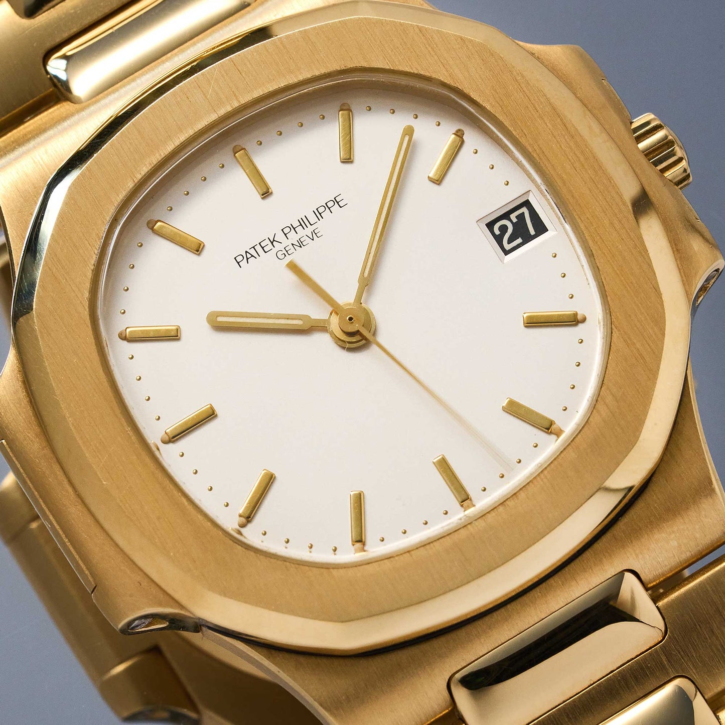 Patek Philippe Nautilus Ref. 3800J - "Good" condition - Extract from the archives ordered