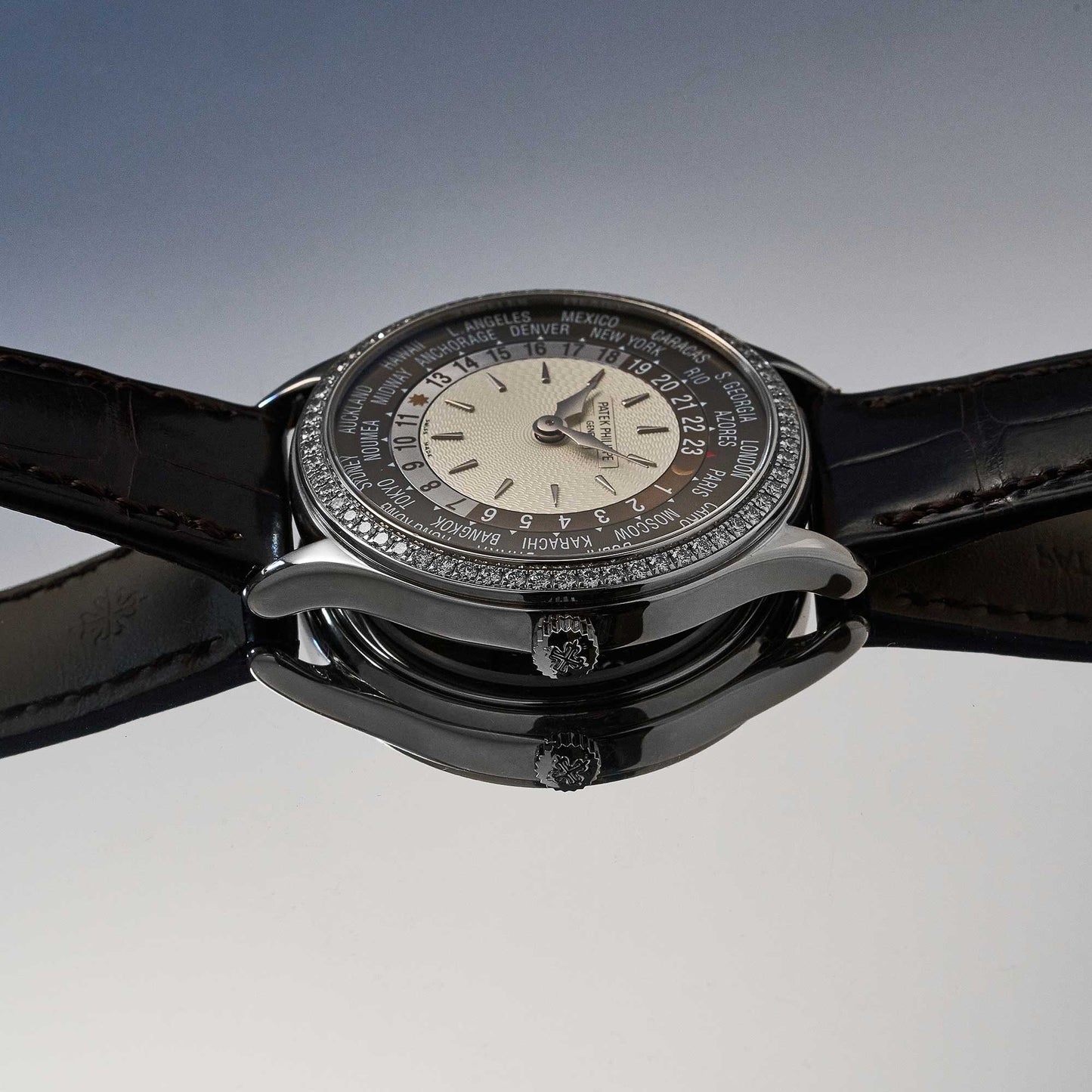 Patek Philippe World Time Ref. 7130G-001 - "Very good" condition - Fullset - Patek service 2025