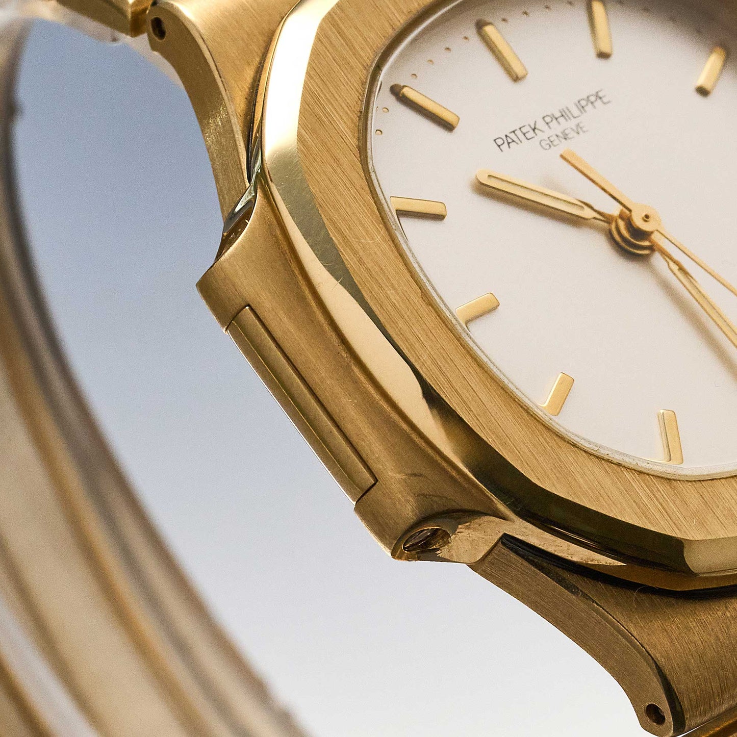 Patek Philippe Nautilus Ref. 3800J - "Good" condition - Extract from the archives ordered