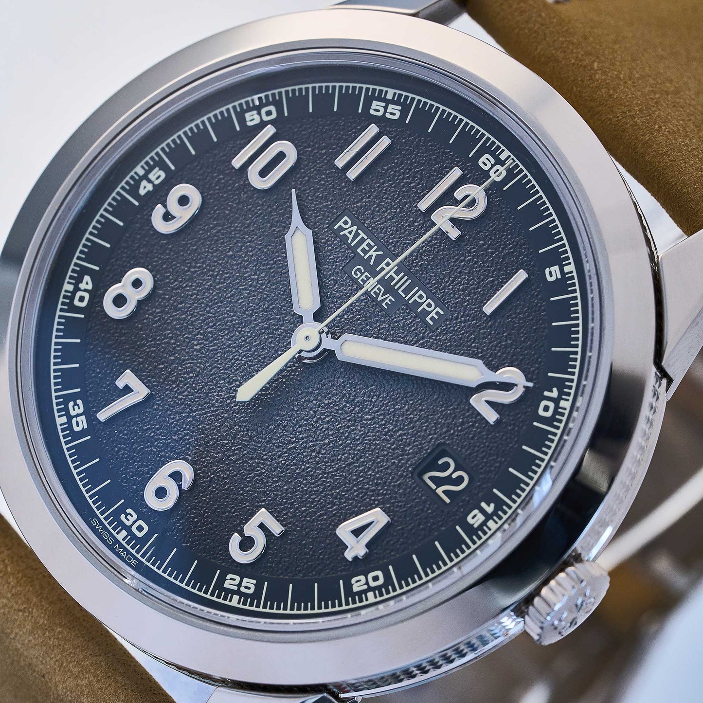 Patek Philippe Calatrava Ref. 5226G-001 - "Very good" condition - Fullset