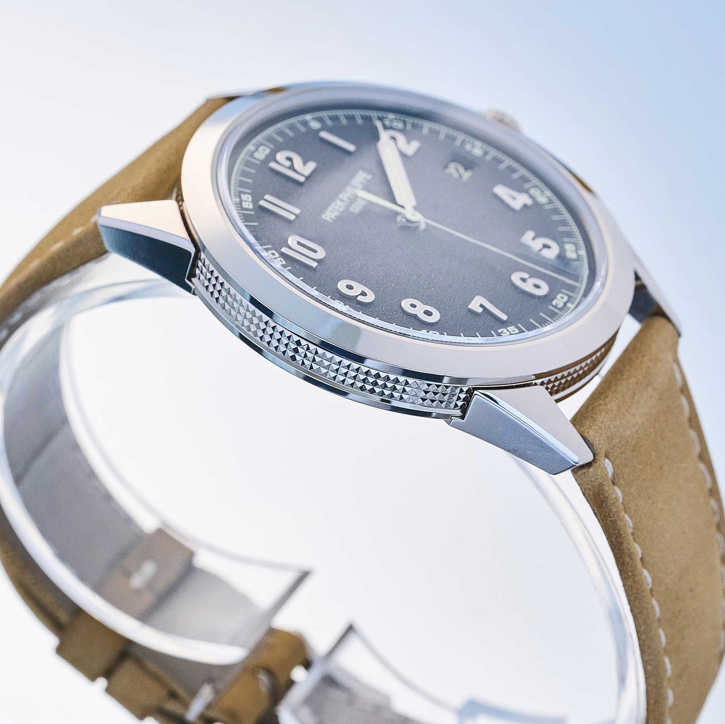 Patek Philippe Calatrava Ref. 5226G-001 - "Very good" condition - Fullset
