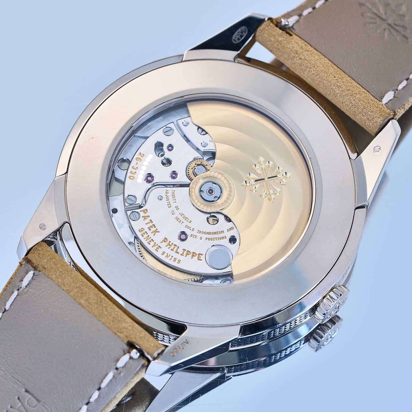 Patek Philippe Calatrava Ref. 5226G-001 - "Very good" condition - Fullset